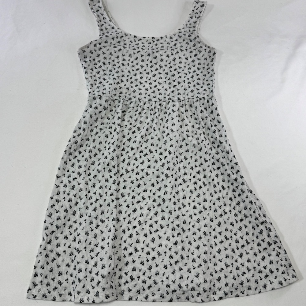 H&M Divided Dress Womens Small White Black Floral Crinkle Knit Sleeveless Mini